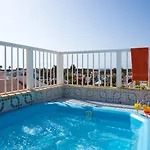 아파트호텔 Caleta Garden
