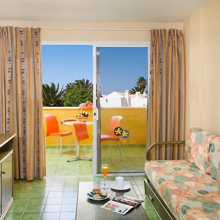 Caleta Garden 아파트호텔 2*