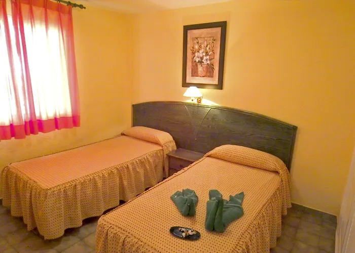 Caleta Garden Aparthotel 2*