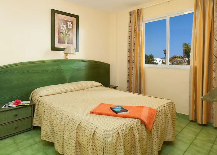 Aparthotel Caleta Garden 2*